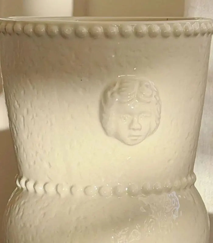 Marguerite Porcelain Vase – White Textured Finish with Pearl Beading & Cherub Relief 19 cm / 7.5 in