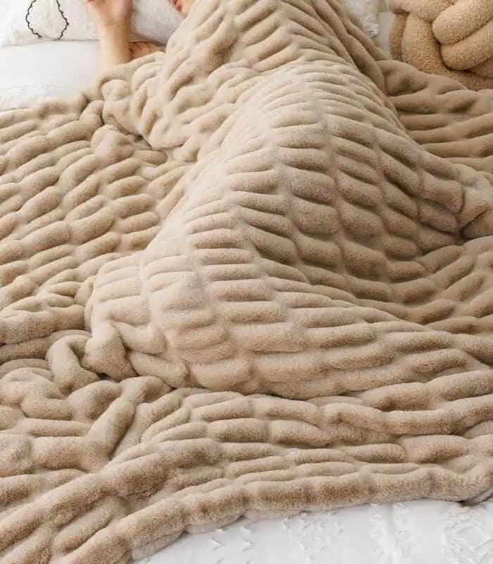 Faux Fur Throw Blanket Luxe Tan Plush and Thick (2 kg)