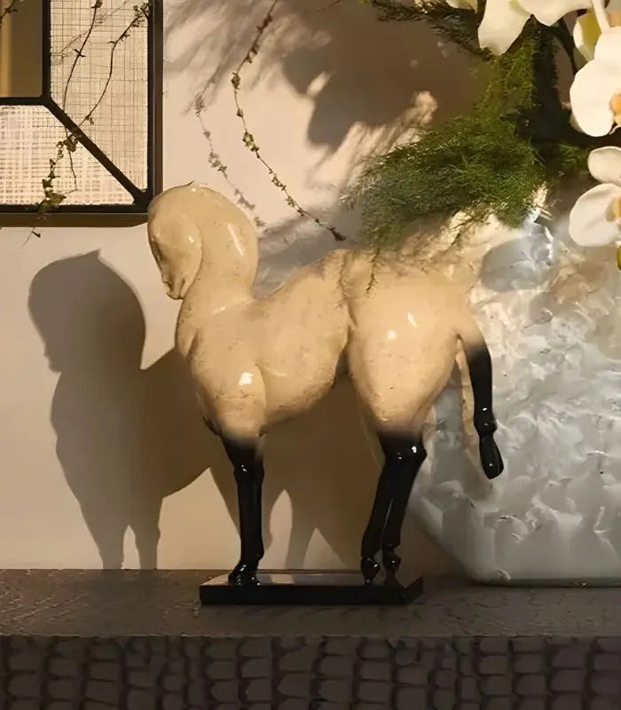 Equestrian Elegance Horse Sculpture – Artisan Resin Décor 31 cm