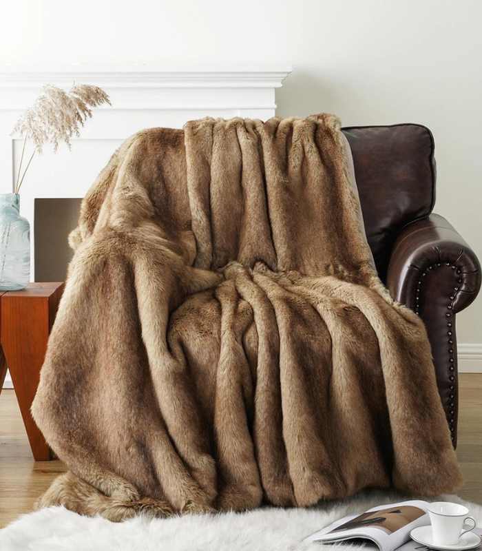 Faux Fur Blanket Light Brown Caramel