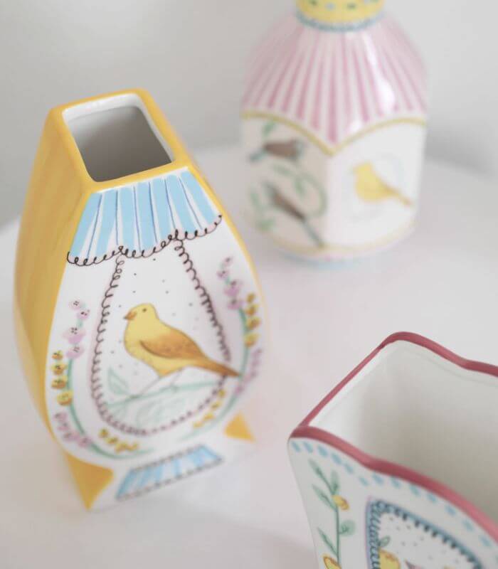 Hand-Painted Yellow Bird Teardrop Vase - Exquisite Ceramic Art Piece (25cm/9.84")