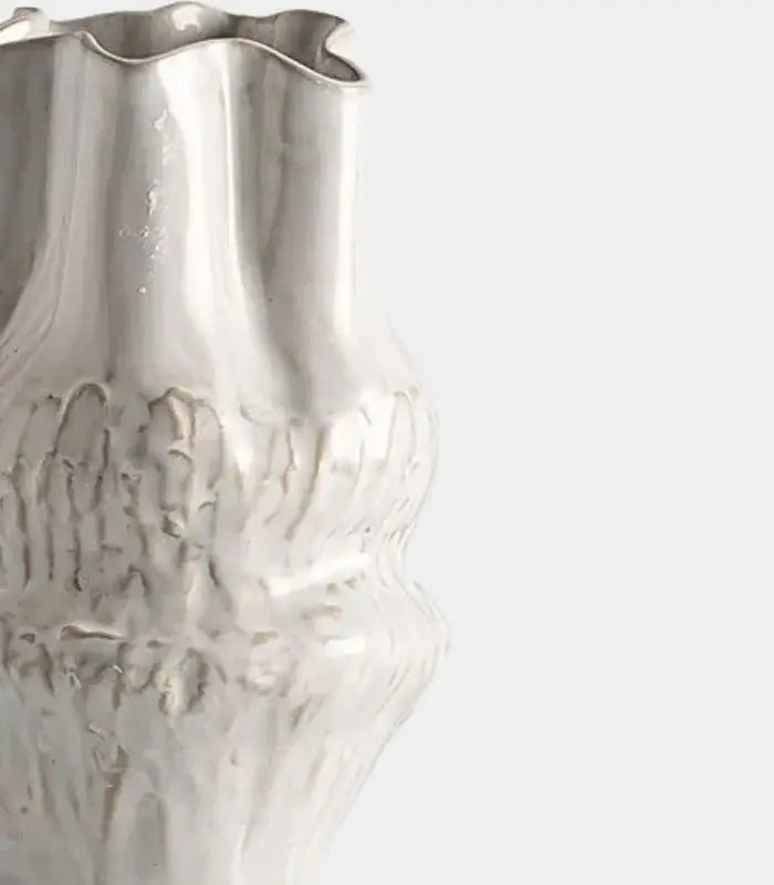 Elowen Textured Porcelain Vase – White Sculptural Ribbed Vessel 21.8 cm / 8.58 in