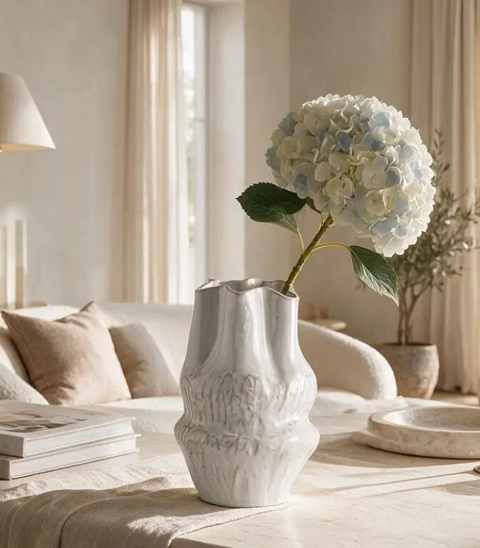 Elowen Textured Porcelain Vase – White Sculptural Ribbed Vessel 21.8 cm / 8.58 in