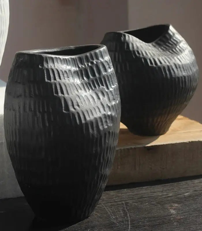 Ripple Ceramic Vase – Textured Sculptural Design Black