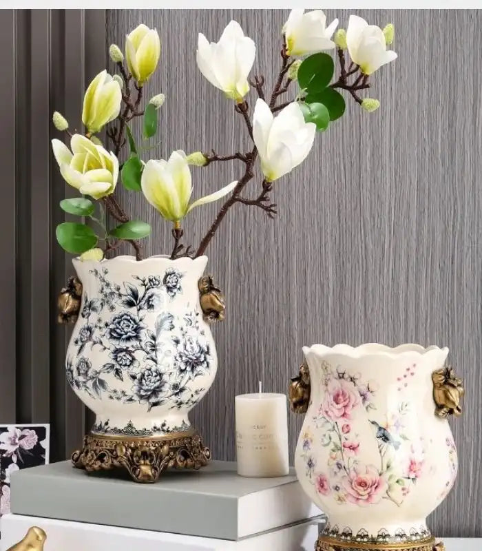 Elegant Blue & White Porcelain Vase with Crackle Glaze 21 cm