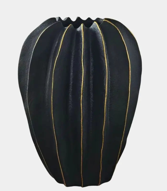 Noir Ceramic Vase – Gold-Lined Sculptural Design Black & Gold