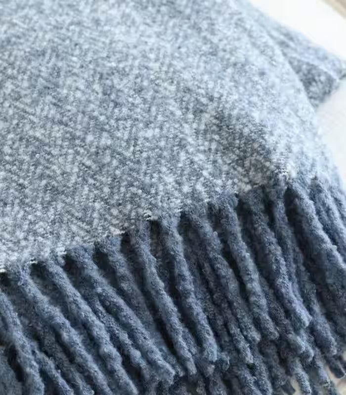 Blue Herringbone Throw Blanket – Textured Woven Design with Fringe Tassels 120 x 170 cm