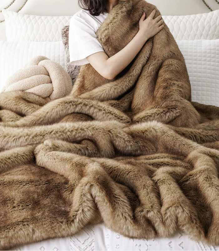 Faux Fur Blanket Light Brown Caramel