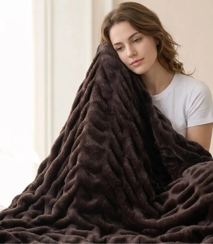 Velluto Double-Sided Ruched Faux Fur Blanket – Chocolate Brown