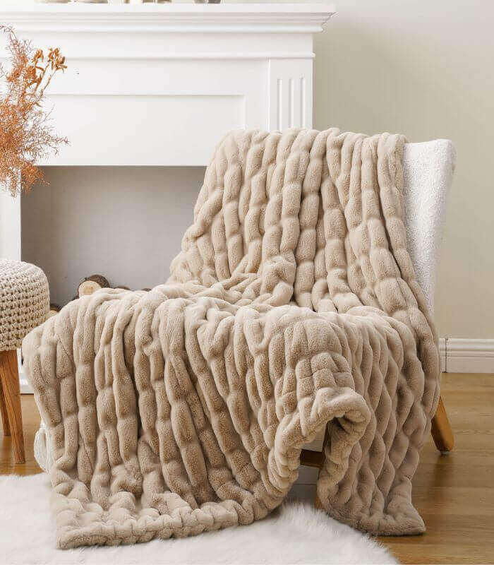 Faux Fur Throw Blanket Luxe Tan Plush and Thick (2 kg)