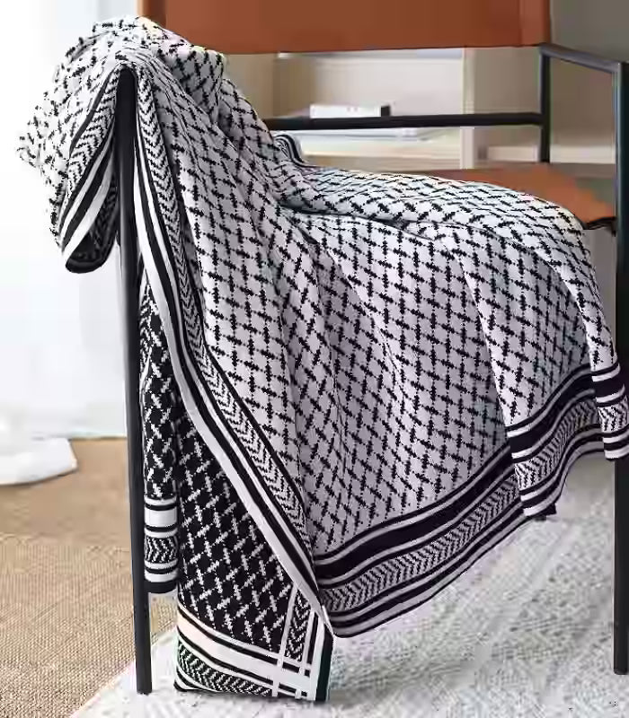 Versatile Reversible Throw Blanket - Cozy & Stylish Black & White Knitted