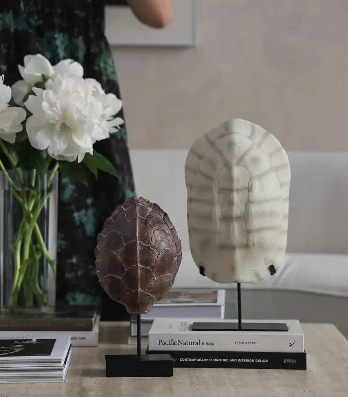 Terrapin Resin Sculpture – Compact Tortoise Shell Decorative Accent 32 cm