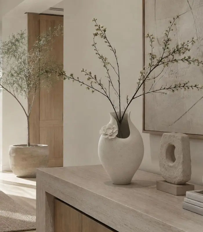 Lacrima Fiore Handcrafted Ceramic Vase – Sculptural Organic Form in Textured Cream 30 cm