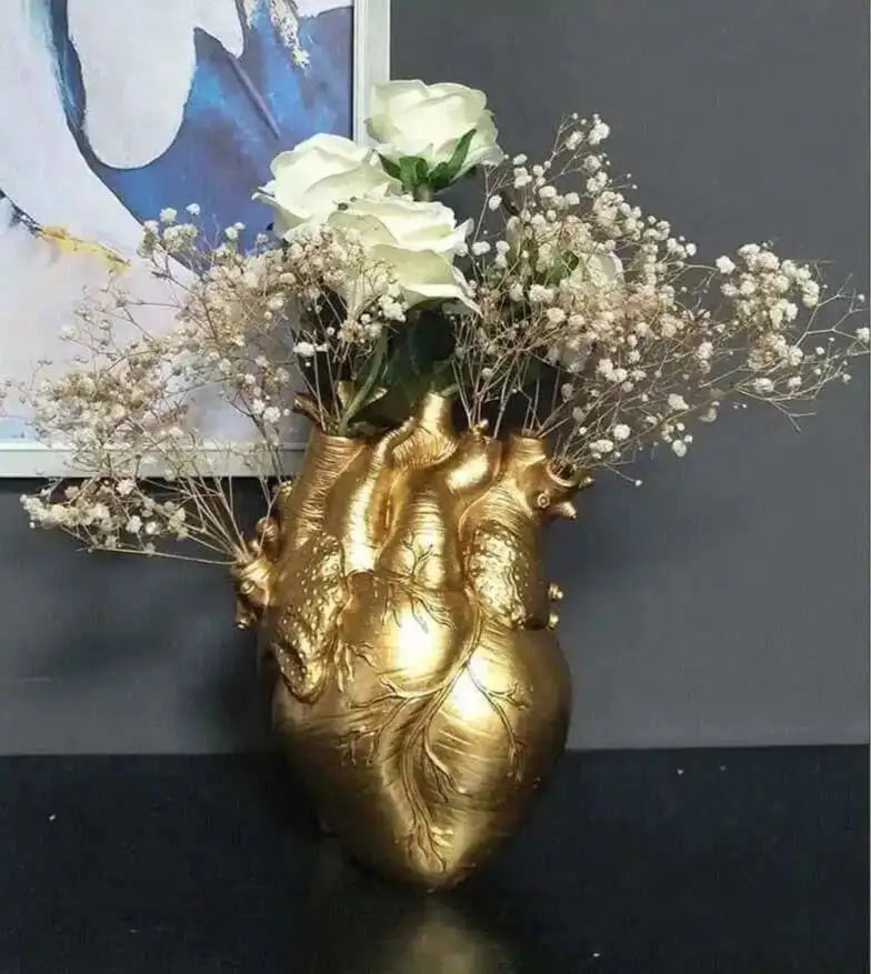 Heart Vase White Resin Gold