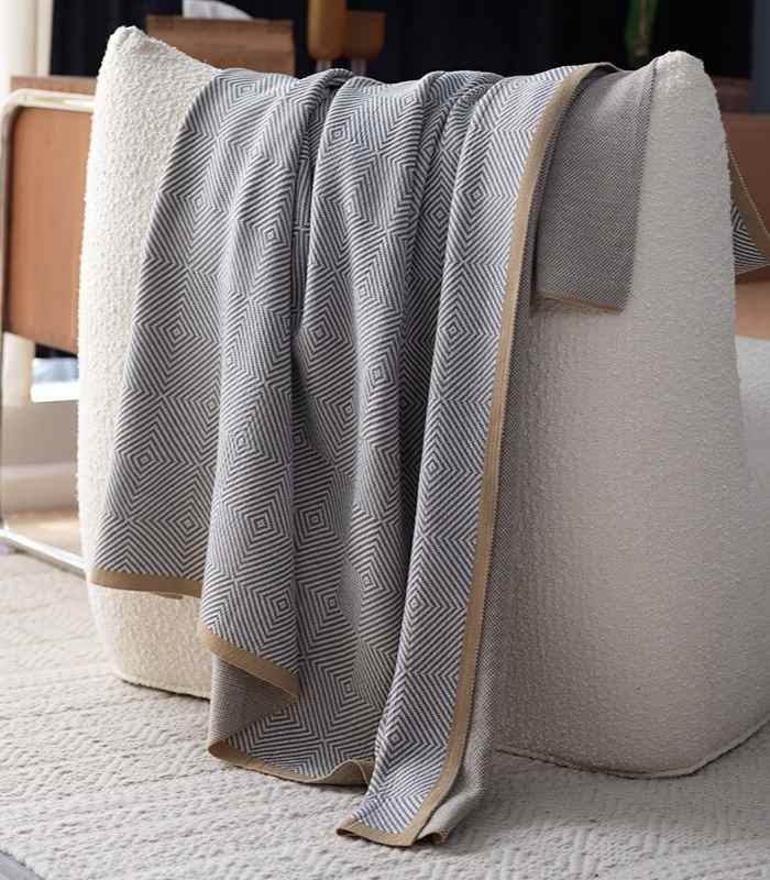 Knitted Throw Blanket Grey Geometric 127x180 cm